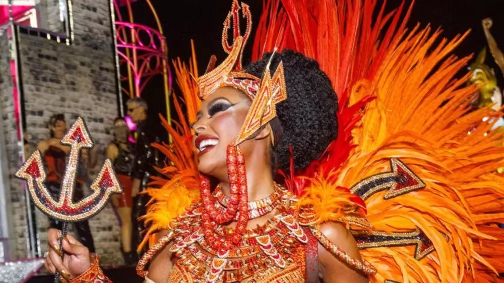 Madu Fraga é Exu em desfile da Vai-Vai: 'Tem que ter responsabilidade'