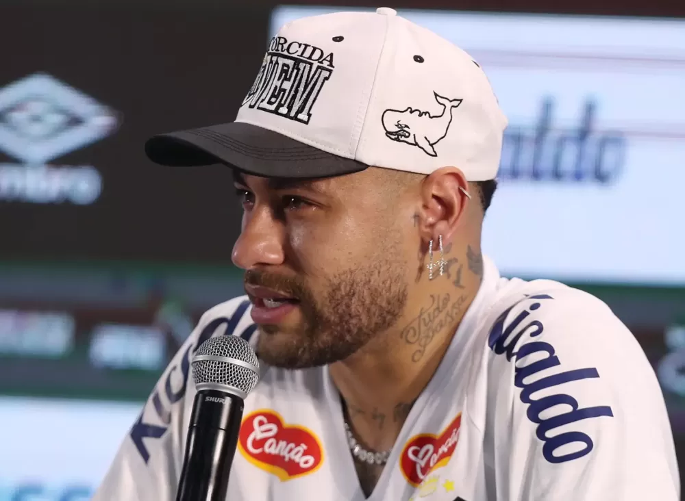 Leilões de camisas do Neymar pelo Santos somam mais de R$ 110 mil em lances