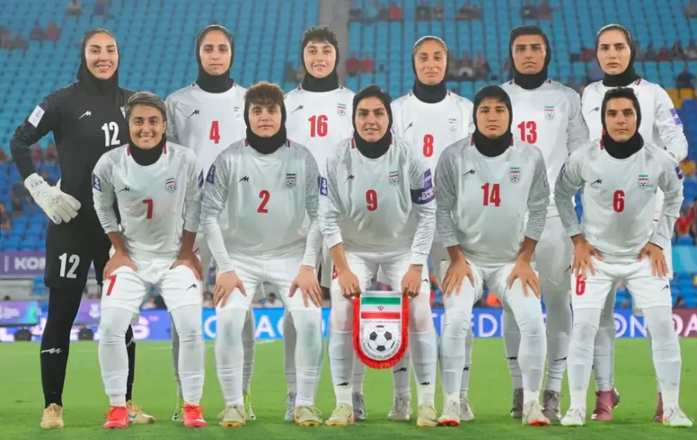 Jogadoras do Irã ficam em silêncio durante hino antes de estreia na Taça da Ásia; veja vídeo