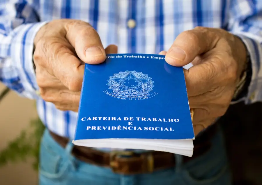 Brasil tem desemprego de 5,4% no tri até janeiro, em linha com o esperado