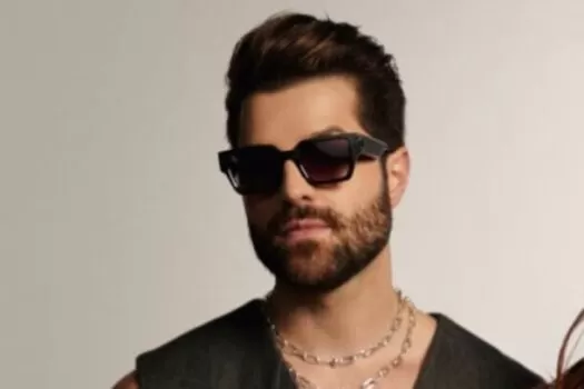 Alok agita multidão no Carnaval de Salvador com trio elétrico sem cordas.