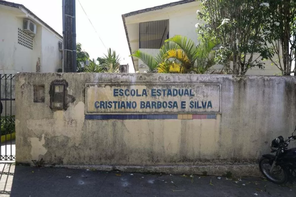 Ataque a escola em Pernambuco: garota de 14 anos internada no HR tem quadro estável e está consciente