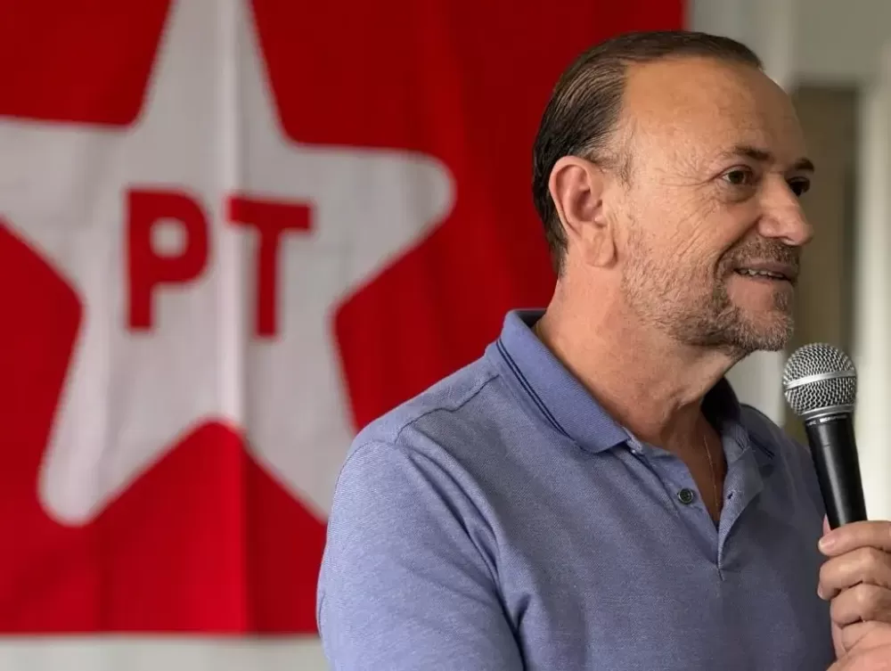 Presidente do PT diz que partido tem que ser antissistema e convoca militância.