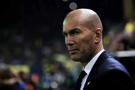 Zidane aceita assumir a França após a Copa, e sucessão de Deschamps já tem acordo, diz jornal.