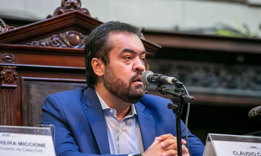 Cláudio Castro renuncia ao governo do RJ antes de julgamento no TSE