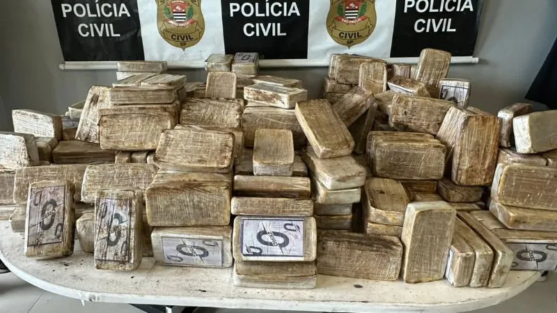 Polícia descobre 'consórcio do tráfico', apreende 360 kg de crack e prende seis suspeitos em flagrante