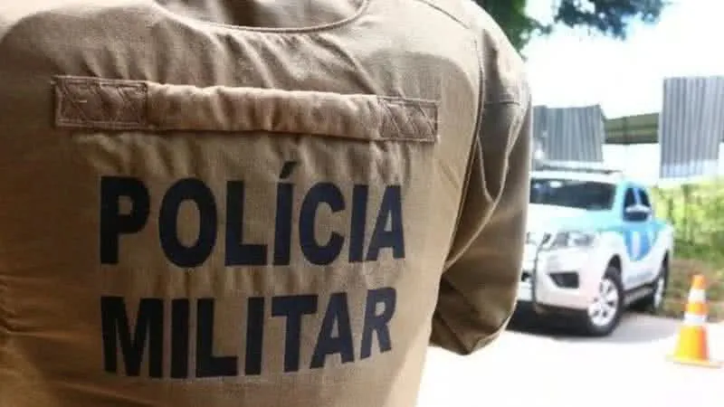 Soldada atira em major dentro de área da PM e caso termina com policiais baleadas em Salvador.