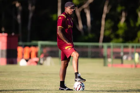 Roger se despede do Sport nas redes sociais: “Continuarei carregando no coração”