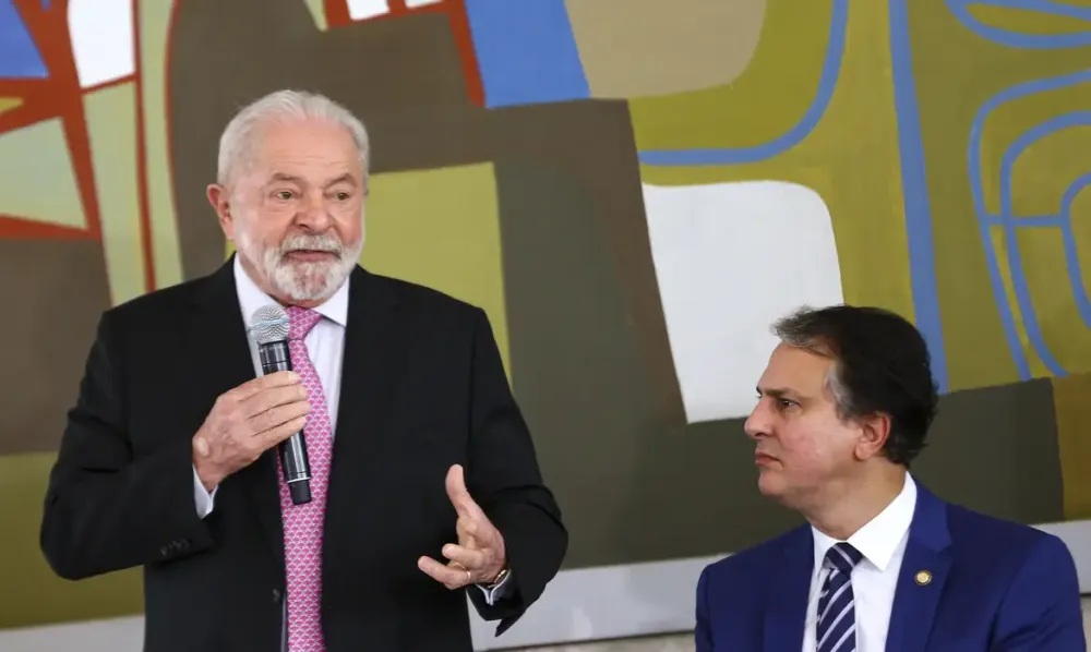 Lula diz que Camilo Santana deixa Educação para focar em campanha no CE