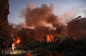 No 25º dia da guerra, Irã ataca Israel e países árabes; israelenses miram Beirute.