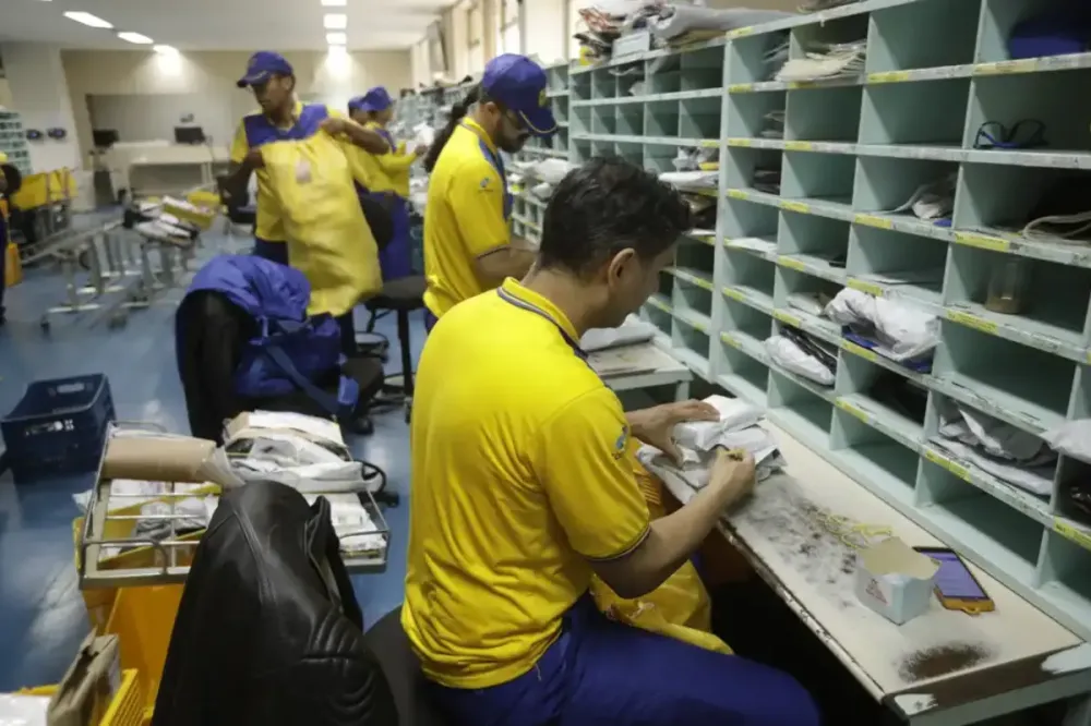 Correios adotam nova jornada de trabalho para aumentar entregas aos finais de semana