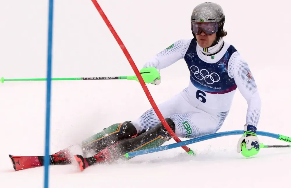 Brasil no topo do esqui: Lucas Braathen é campeão da Copa do Mundo no slalom gigante