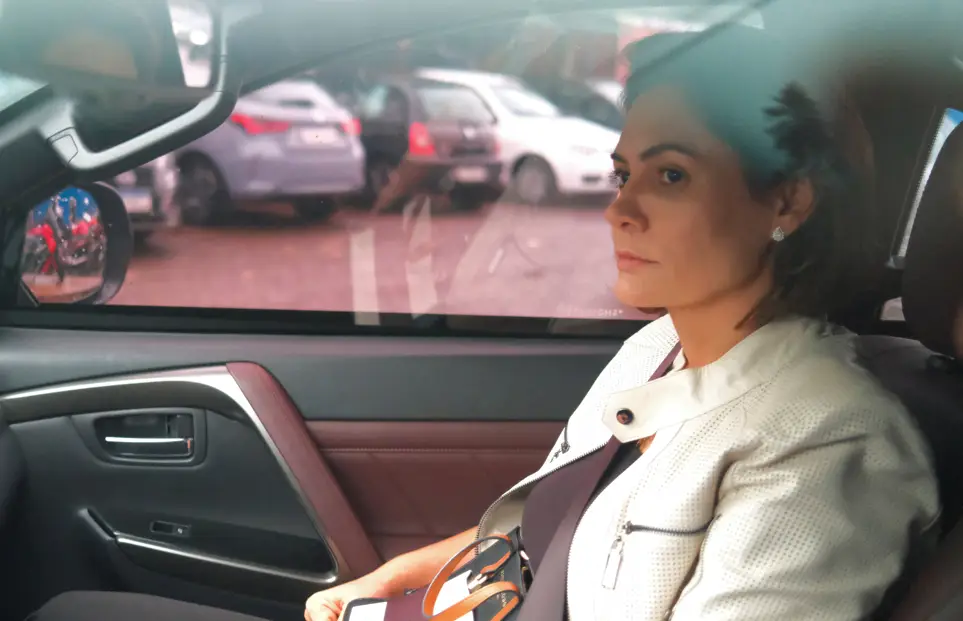 Michelle vai sozinha a Moraes e gera ruído entre aliados na estratégia por domiciliar