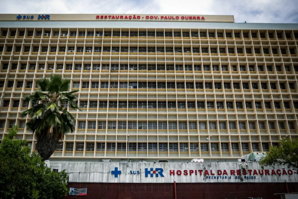 Estudante esfaqueada em Barreiros está em cadeira de rodas e faz sessões de fisioterapia.