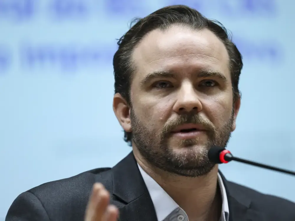 Durigan diz que Lula quer evitar que preços da guerra atinjam os brasileiros