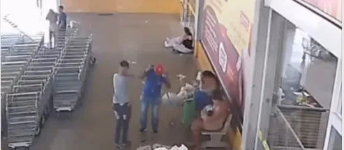 Taxista é assassinado em estacionamento de supermercado em Abreu e Lima