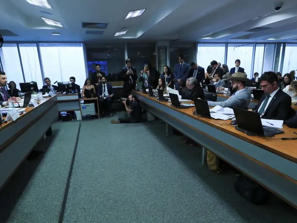 PT leva relatório próprio do INSS à PF e ao Supremo