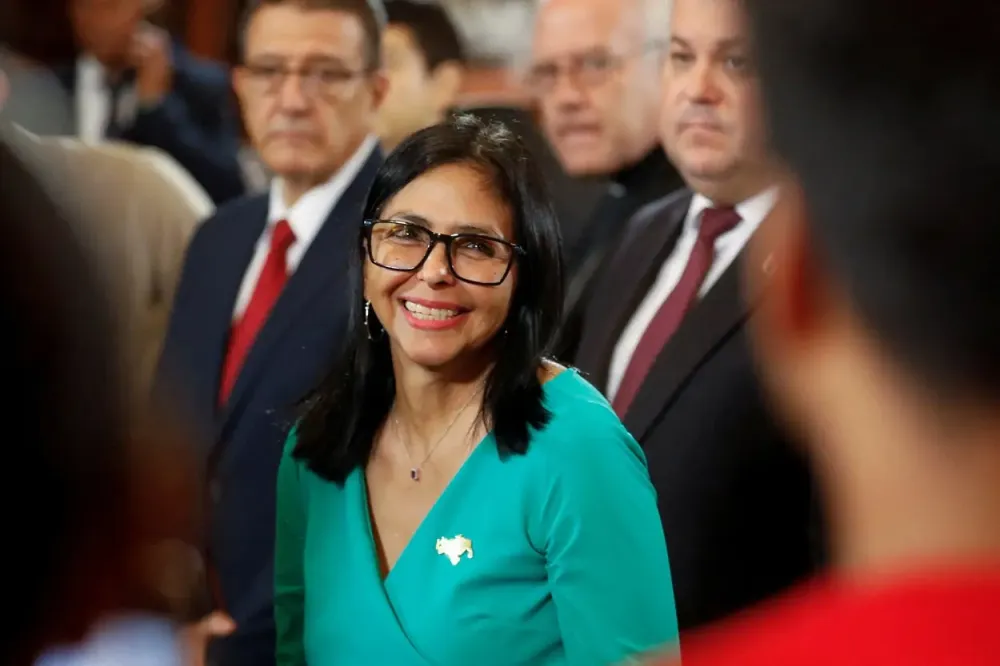 EUA suspendem sanções à presidente interina da Venezuela