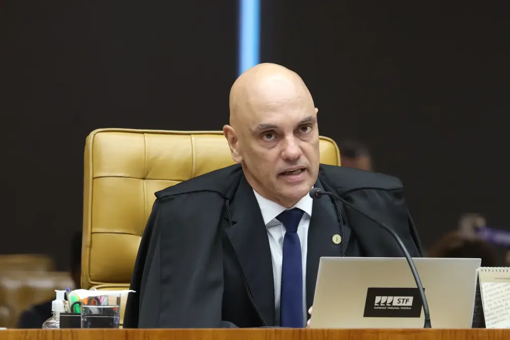 Moraes amplia para 1 km área de restrição a drones no entorno da casa de Bolsonaro
