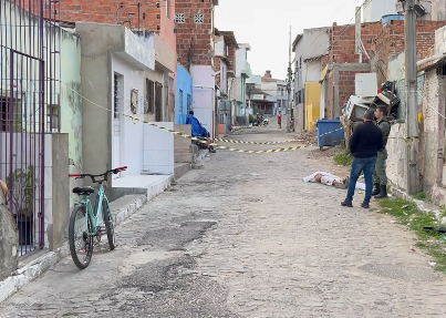 Homem é executado a tiros no bairro Centenário, em Caruaru.