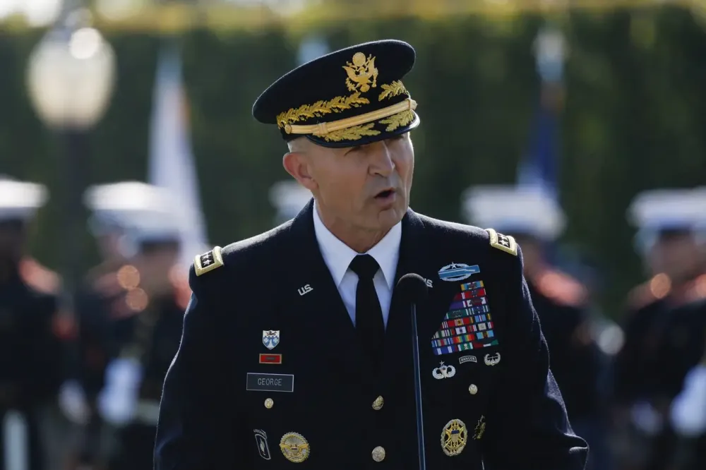 Secretário de Defesa dos EUA pede saída imediata de chefe do Estado-Maior do Exército