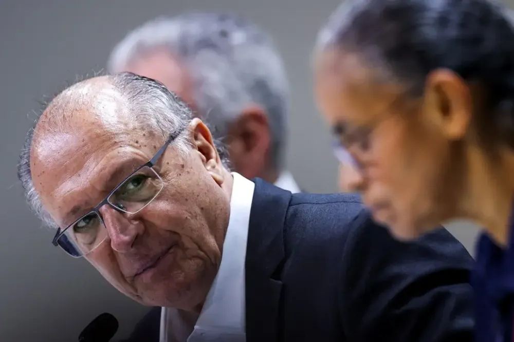 Alckmin diz que quem defende ditadura “não deveria nem ser candidato”