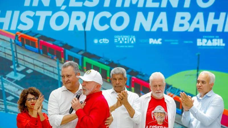 Lula deixa Salvador sem conseguir destravar vice de Jerônimo após resistência de Rui Costa