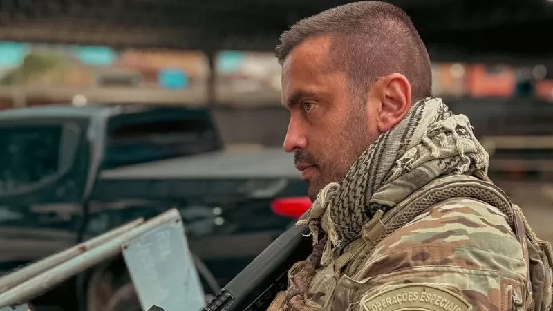 Policial da Core presta homenagem a colega morto e dispara: ”Queria estar em Salvador para ir à caçada desses marginais”.