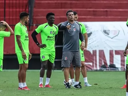 Santa Cruz terá equipe agressiva e intensa, garante Claudinei Oliveira.