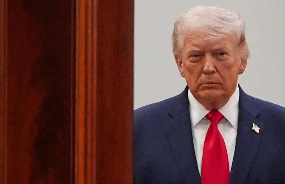 Trump diz que EUA ‘ainda nem começaram a destruir o que sobrou’ do Irã