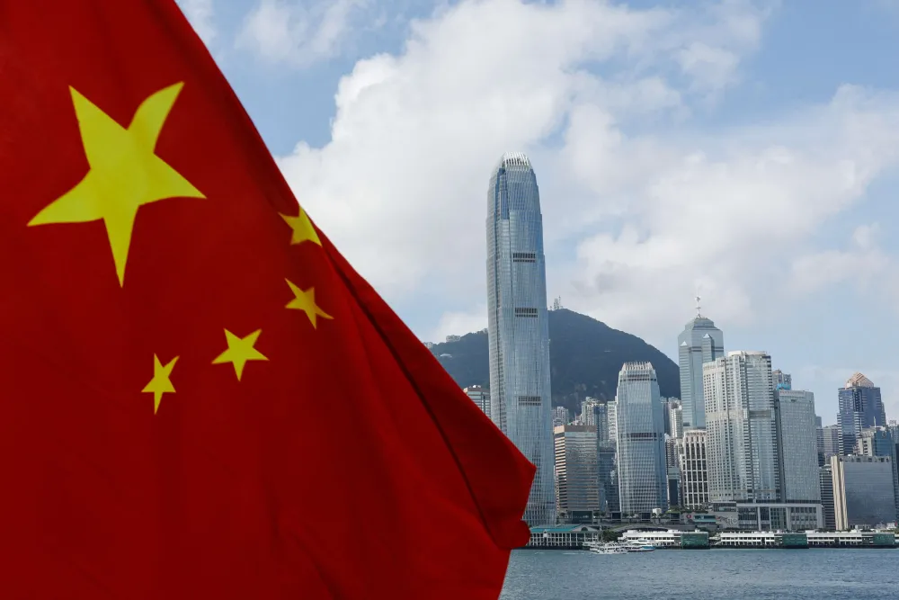 PMI de serviços da China cai para 52,1 em março, mas mantém expansão