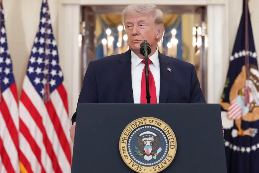 Trump propõe corte de 10% em gastos discricionários e aumento nos gastos com defesa