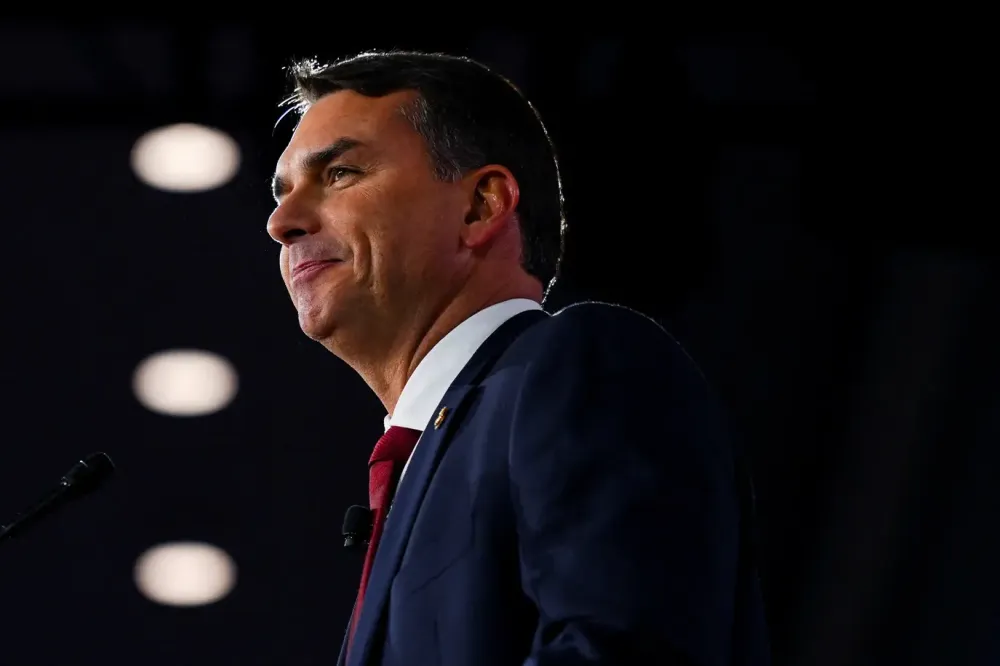 Flávio Bolsonaro pede união à direita após farpas entre Eduardo e Nikolas Ferreira