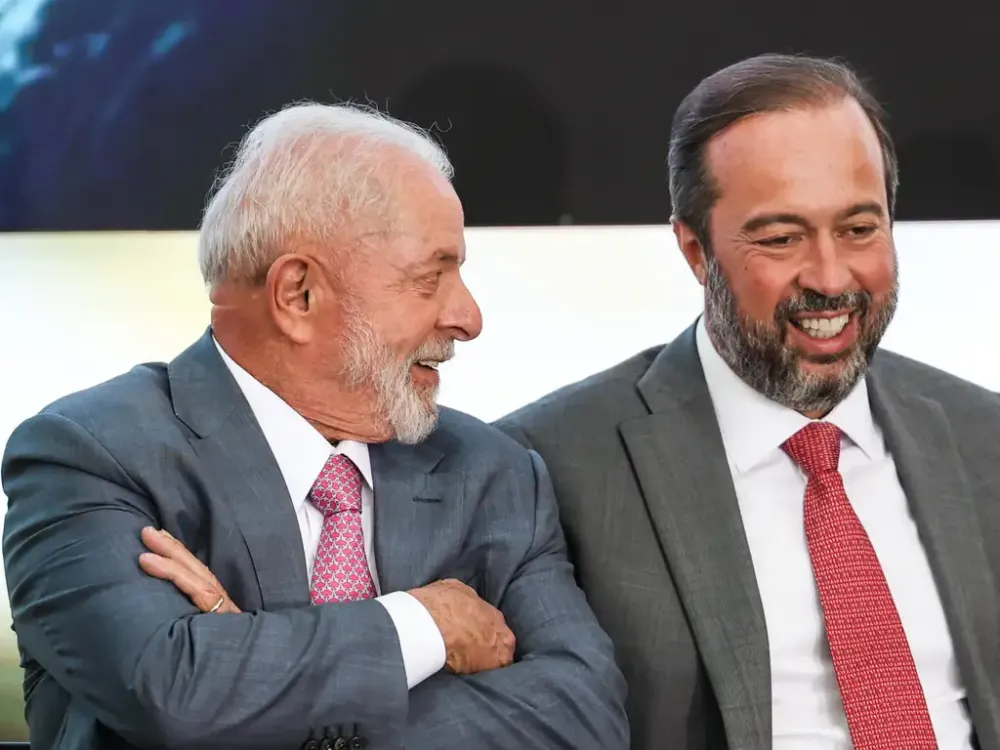 Lula mantém Silveira em Ministério e abre caminho de Messias no STF e Pacheco em MG