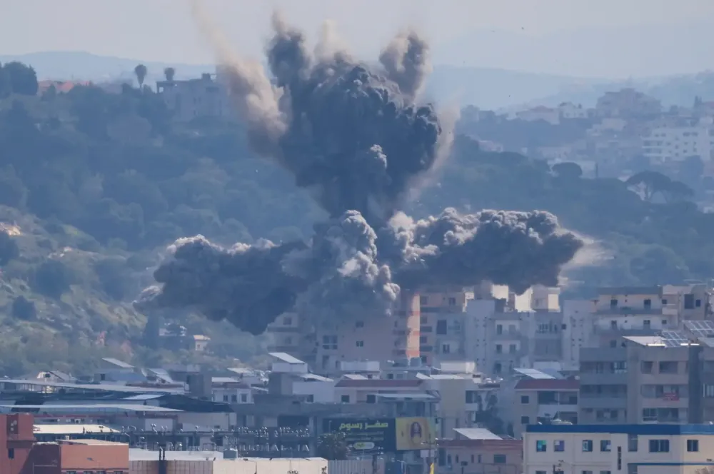 Guarda do Irã diz preparar forte resposta após ataques de Israel no Líbano