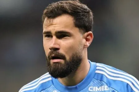 Goleiro do Cruzeiro se manifesta após ofensas de Walace: 'Tenho meu caráter'