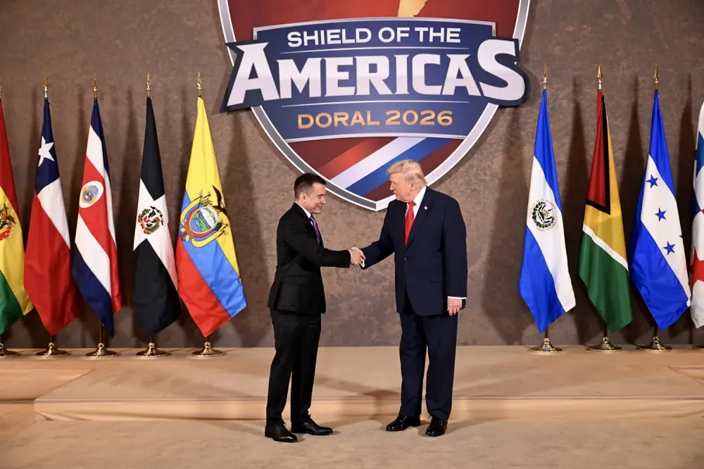 “Punho de ferro com coração”: como Noboa usa Trump em cruzada antidrogas no Equador
