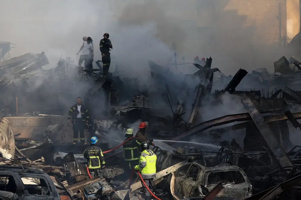 Ataques israelenses atingem o Líbano e matam 250 pessoas no dia mais mortal da guerra