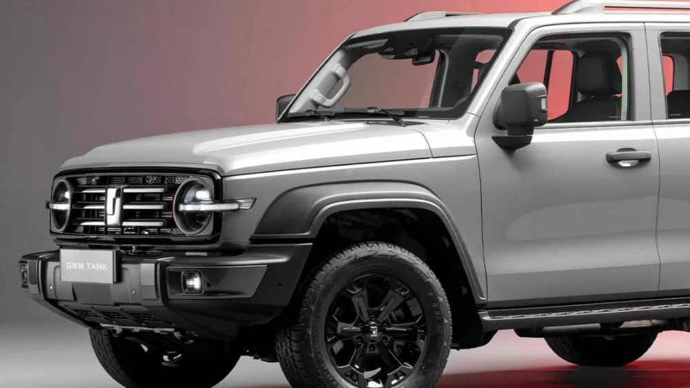 O híbrido plug-in que faz trilha de verdade, anda forte e não promete ser econômico