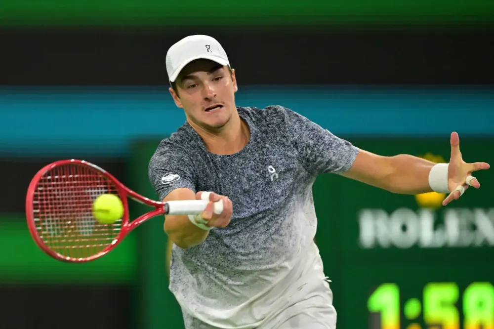 Fonseca quebra tabu de 15 anos e tenta maior vitória da carreira contra Zverev
