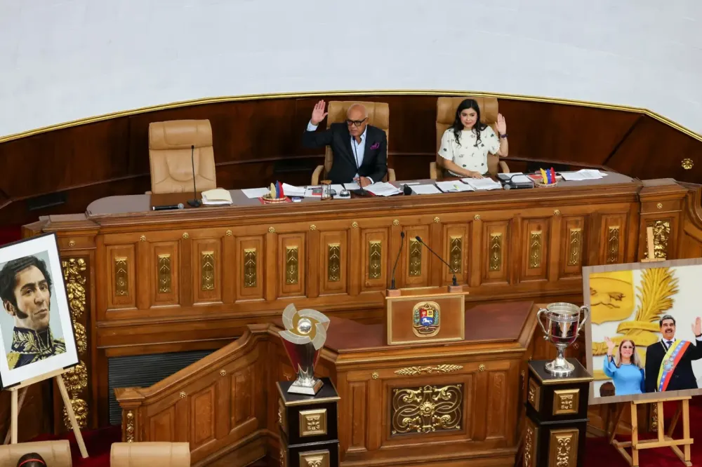 Venezuela aprova lei que abre mineração a capital privado e estrangeiro