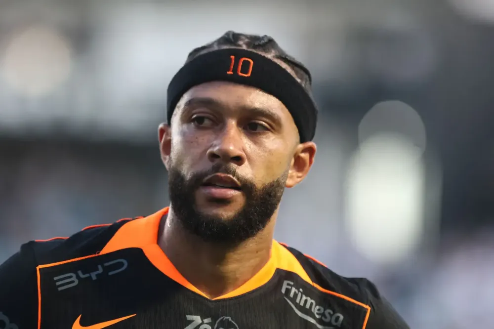 Memphis Depay faz publicação enigmática sobre seu futuro no Corinthians