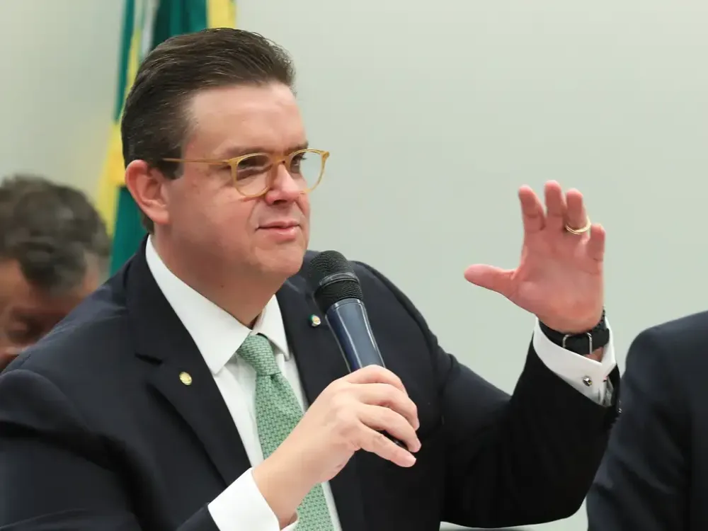 Ministro da Previdência se reúne com nova presidente do INSS