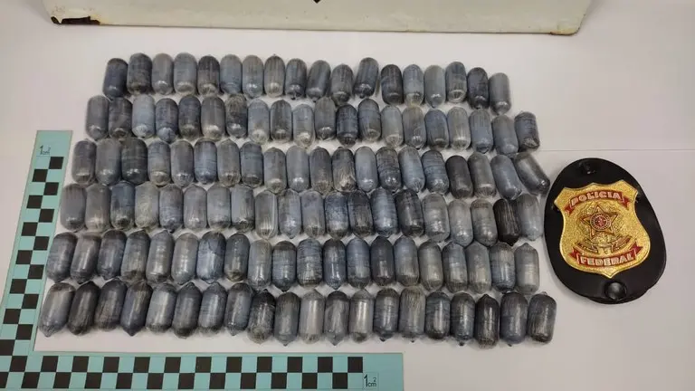 Como a PF impediu 'mulas' de levarem mais de 600 cápsulas de cocaína no corpo de Fortaleza a Paris