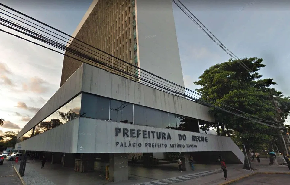 Recife anuncia seleção simplificada com 300 vagas para Secretaria da Educação