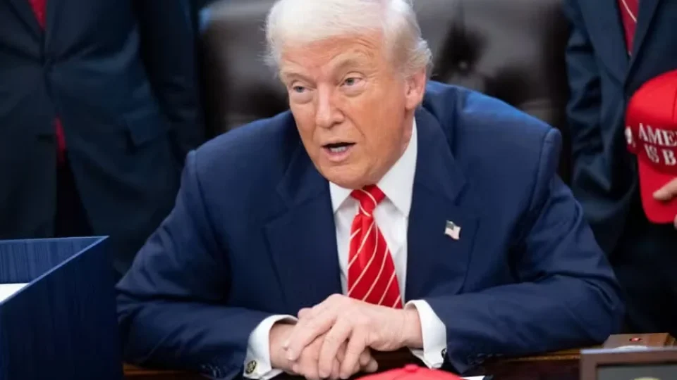 Ex-diretor da CIA pede destituição de Trump por ‘instabilidade mental’