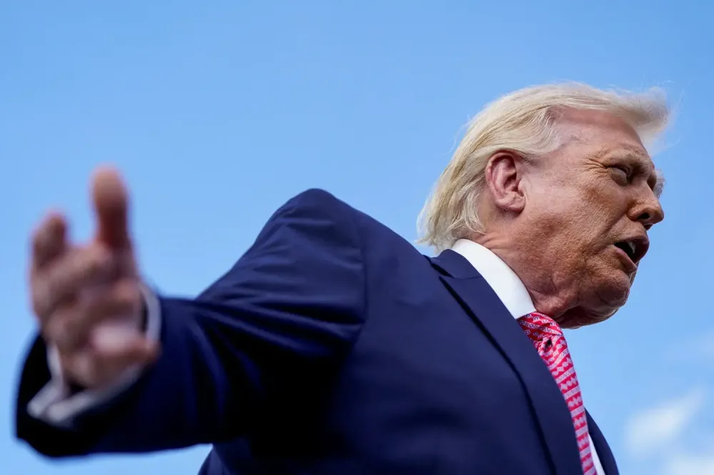 Trump diz que pediu a Xi Jinping para não dar armas ao Irã