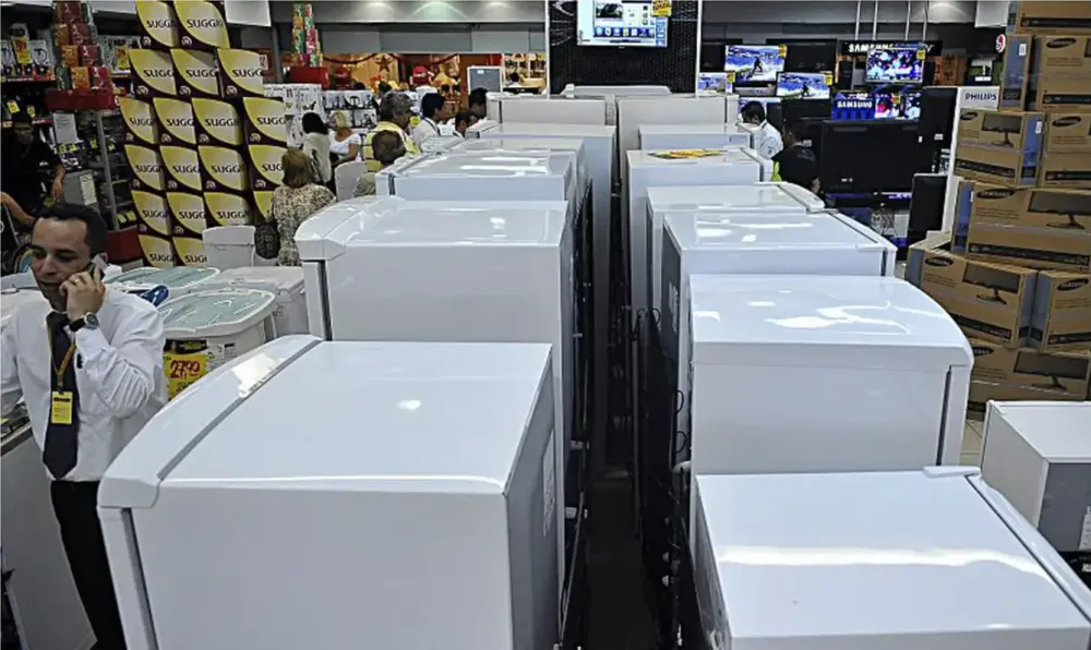 Vendas no varejo do Brasil avançam 0,6% em fevereiro, mas ficam abaixo do esperado