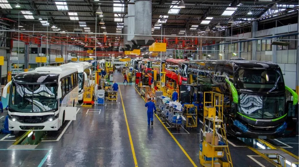 Marcopolo vence leilão do Caminho da Escola e mercado vê potencial de valorização