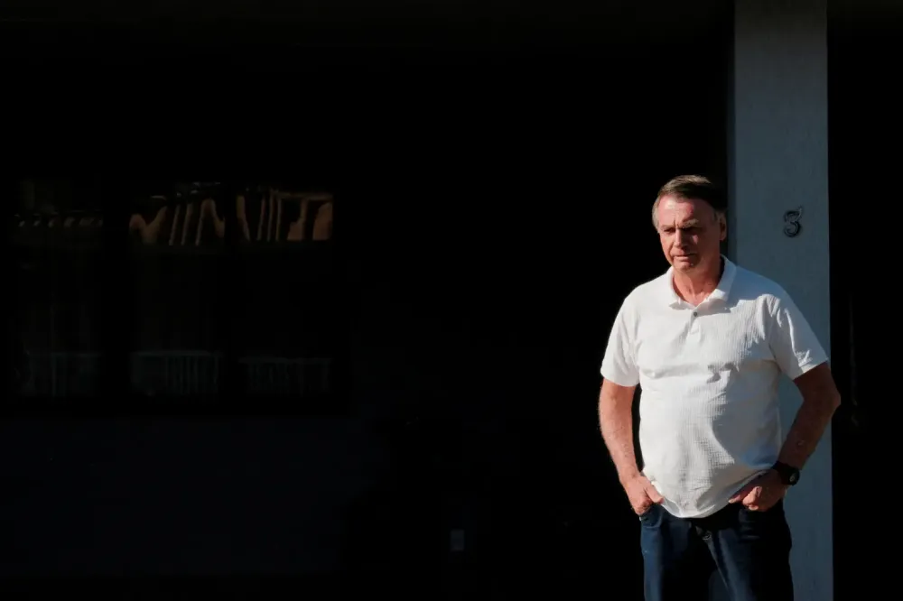 Moraes barra acesso irrestrito de irmão de Michelle à casa de Bolsonaro